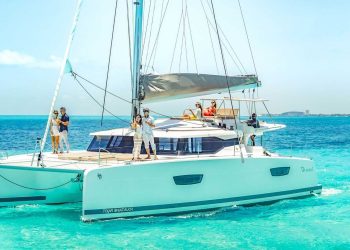 7 - LoRes - Private Isla Mujeres tour in catamaran - Victoria - Cancun Sailing
