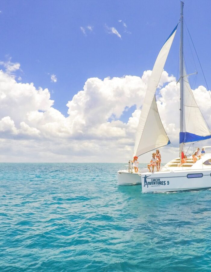 Isla Mujeres Luxury Sailing in Catamaran